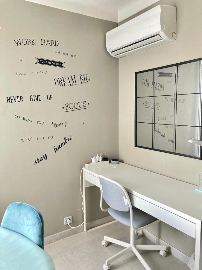 Nice West Cosy Flat Balcony, Near Airport, Train, Beach, Public Transport, Supermarket, Comfortable And Well Equipped 아파트 외부 사진